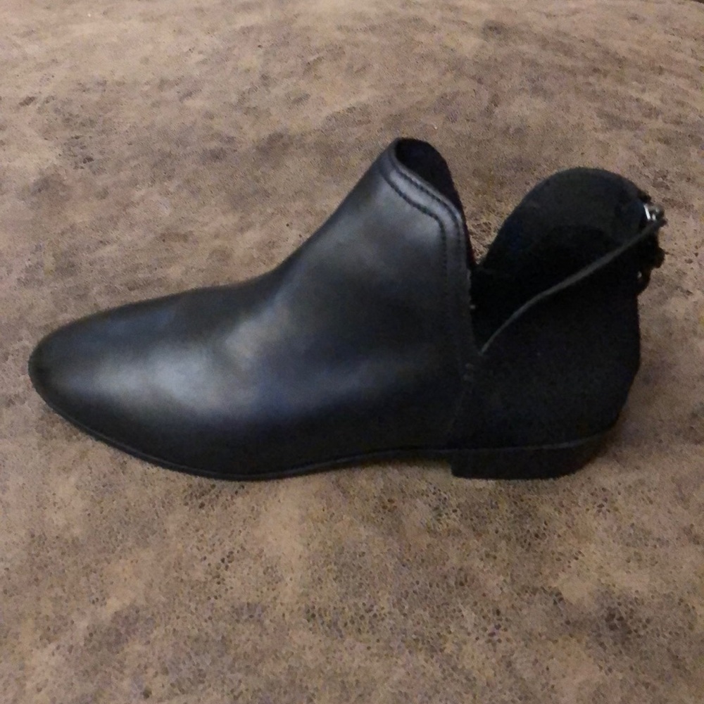 Kenneth Cole black booties